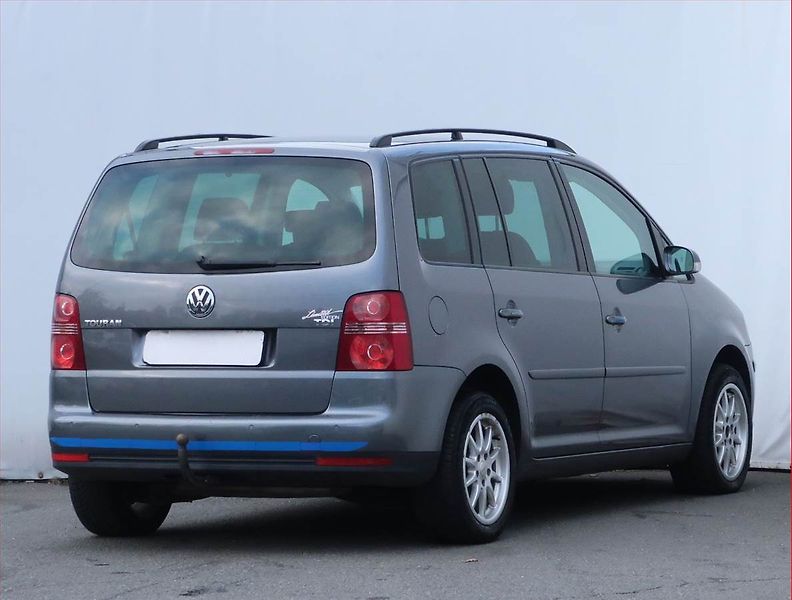 Volkswagen Touran (2007) Trendline 1.9 TDI, 7 míst - fotka 5 z 16