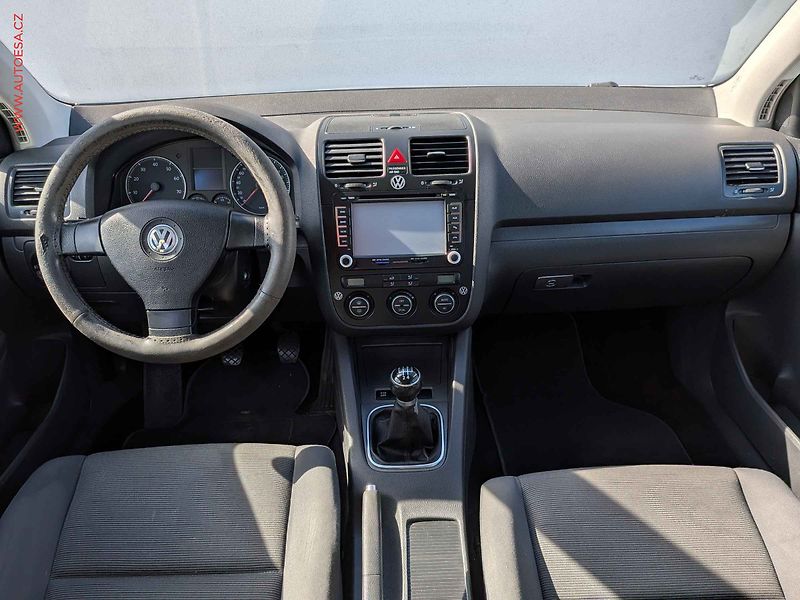 Volkswagen Golf (2007) 1.6i, 2.maj,ČR, Trendline - fotka 8 z 14