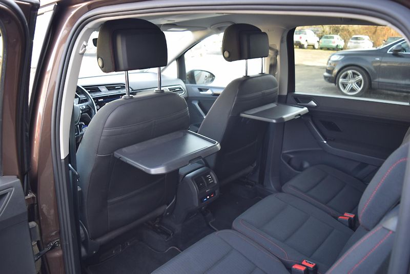 Volkswagen Touran (2018) 1.4TSI 110kw COMFORTLINE 7MÍST - fotka 18 z 51