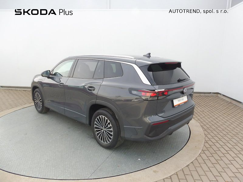Volkswagen Tayron (2026) People 1,5 TSI 150kW eHybrid - fotka 26 z 29