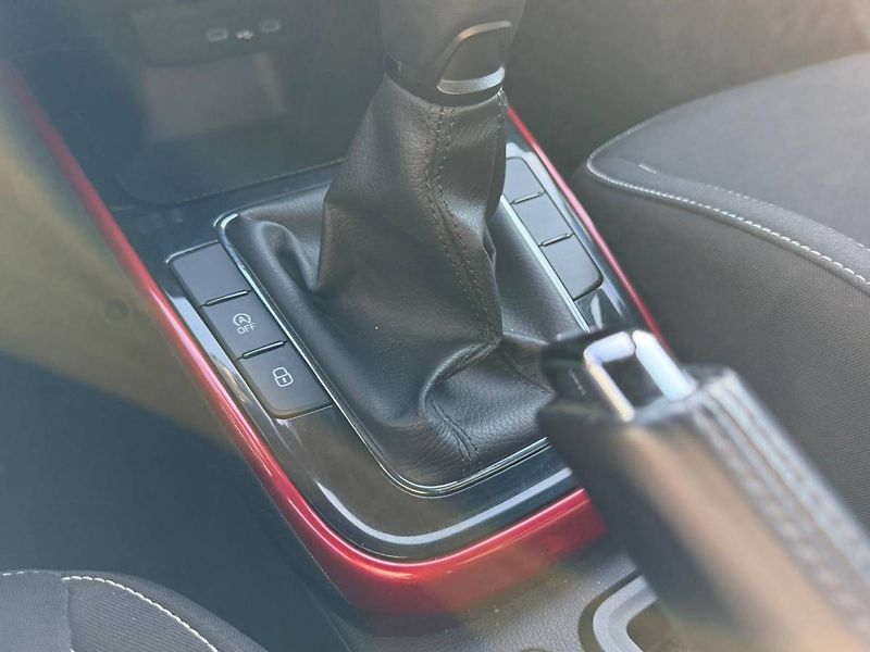Škoda Fabia Monte Carlo 1,0 TSI 70 kW 5° M - fotka 22 z 30