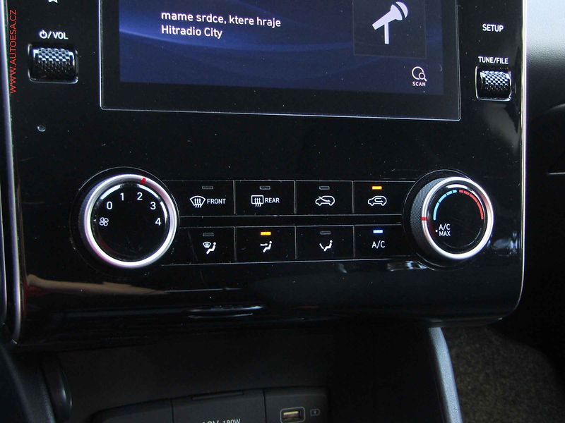 Hyundai Tucson (2022) 1.6 T-GDi, 1.maj,ČR, servis - fotka 14 z 20