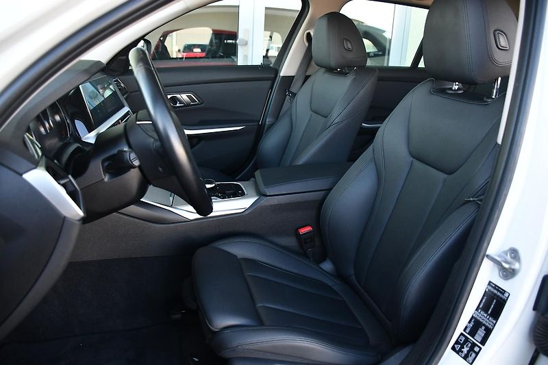 BMW Řada 3 320D xDrive 2xALU 1M ČR - fotka 15 z 38