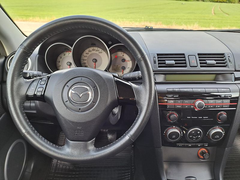 Mazda 3 (2009) 1.4i DOLOŽENÉ KM, 2 x KOLA - fotka 17 z 34