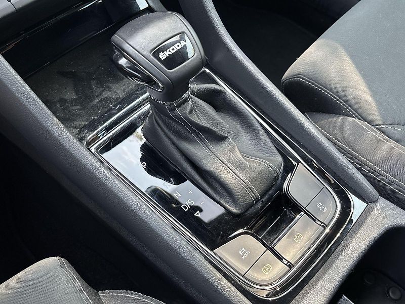 Škoda Karoq (2024) 1.5 TSI DSG Sportline - fotka 15 z 33