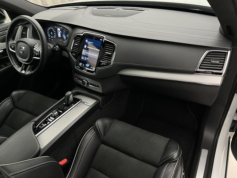Volvo XC90 B5 AWD R-DESIGN 7 MÍST AUT  - fotka 24 z 47
