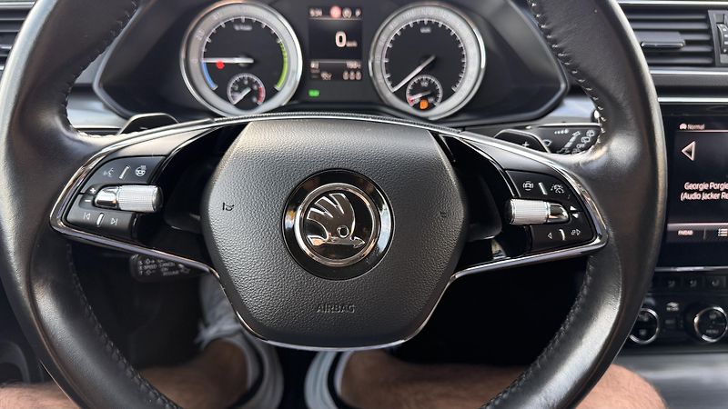Škoda Superb (2020) 1.4 IV,PHEV ,DOJEZD 38KM,LED - fotka 40 z 49