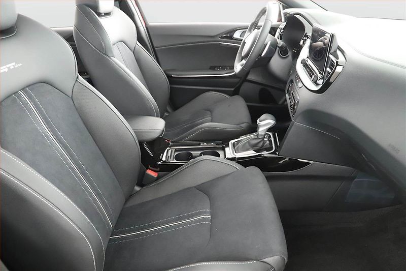 Kia Ceed (2025) 1.5 T-GDI, ACC, FullLed, DPH - fotka 7 z 20