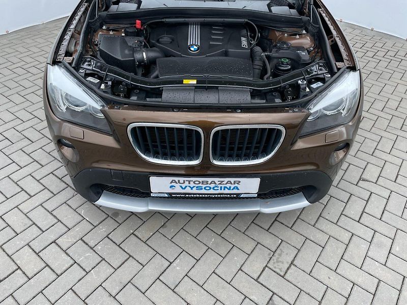 BMW X1 (2011) xDrive 2.0D 130kW 4x4 ČR Bixen - fotka 10 z 28
