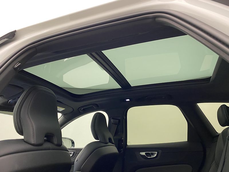Volvo XC60 T6 AWD RECHARGE DARK PLUS AUT - fotka 32 z 63
