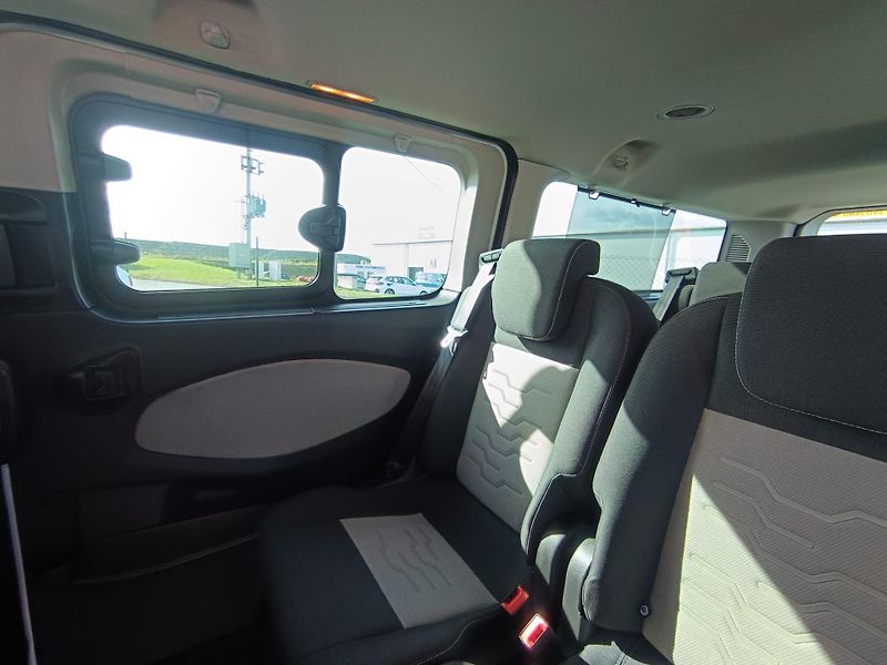Ford Tourneo Custom (2013) - fotka 30 z 40