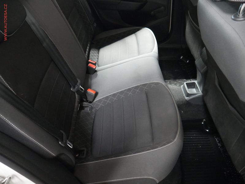 Škoda Fabia (2019) 1.0 TSi, ČR, AC, tempo, park - fotka 11 z 18