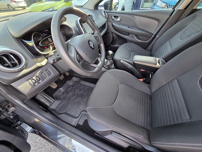 Renault Clio (2017) 1.2 TCe 118 Limited MAN6 - fotka 9 z 32