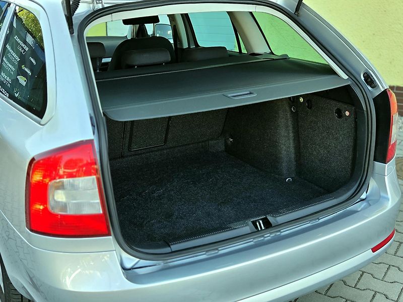 Škoda Octavia 1,4TSi 1.maj, rozvody, xenony  - fotka 15 z 43