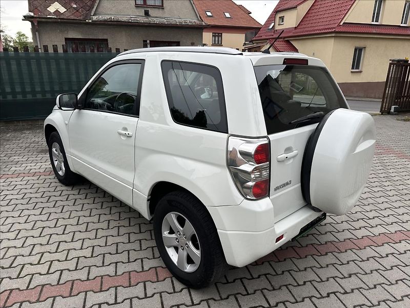 Suzuki Grand Vitara 1,6 4x4 - fotka 7 z 18