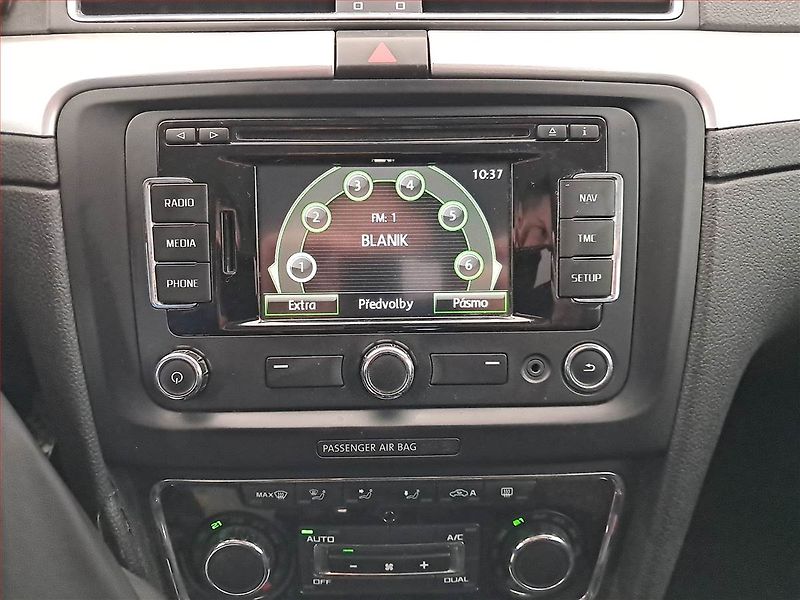 Škoda Superb (2013) 1.6 TDI, Navi, Tempomat - fotka 12 z 17