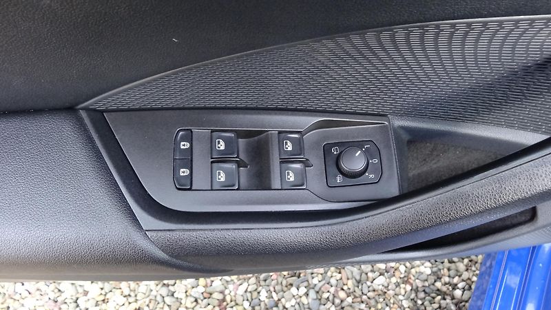 Škoda Octavia Kom.2.0TDi taž.zař. Style plus - fotka 7 z 25