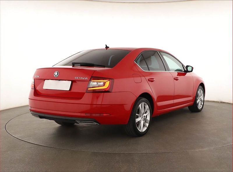 Škoda Octavia (2017) 2.0 TDI, Automat, Navi - fotka 5 z 20