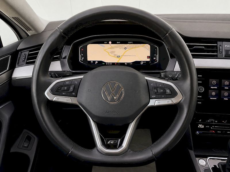 Volkswagen Passat (2021) 2.0 TDI 110kW R-LINE - fotka 7 z 35