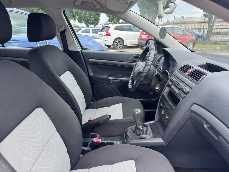 Škoda Octavia (2007) 1,6i MPI 75 KW KOLA SK STK - fotka 35 z 46