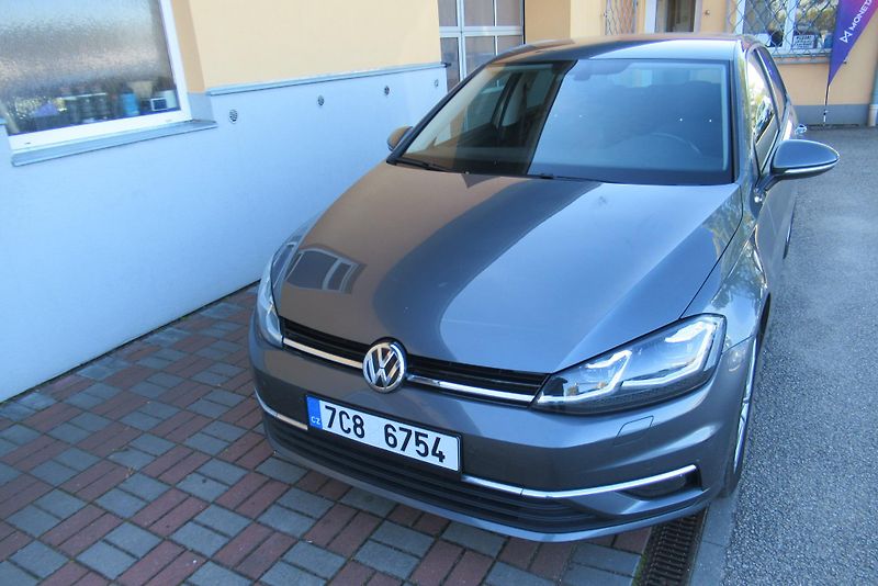 Volkswagen Golf 1.6 TDi AUT. KLIMA SADA KOL - fotka 8 z 23