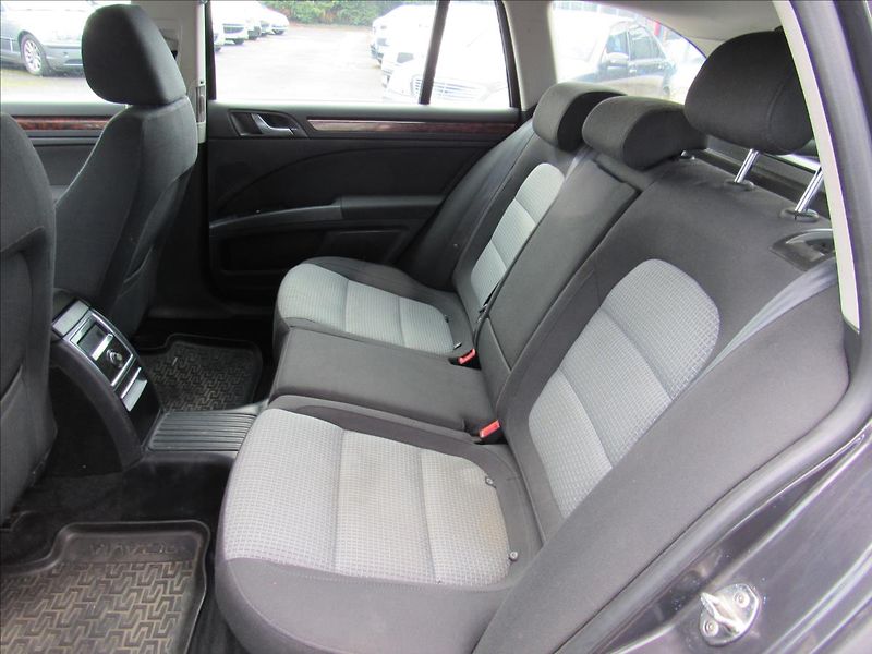 Škoda Superb 1,9 TDi 77kW Combi - fotka 10 z 30