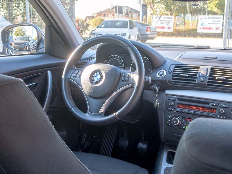 BMW Řada 1 (2010) 116i 90KW – DIGI KLIMA - fotka 13 z 38