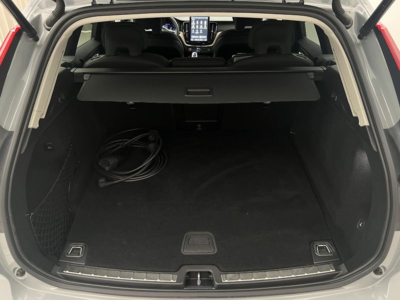 Volvo XC60 T6 AWD DARK PLUS AUT - fotka 5 z 48