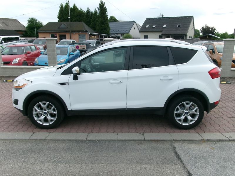 Ford Kuga 2,0TDCi NAVI AC 4x4 - fotka 7 z 27