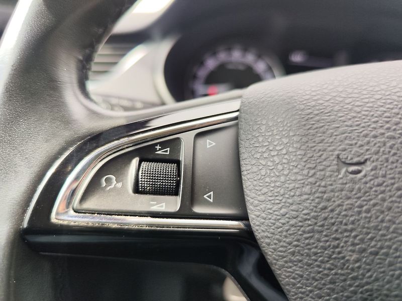 Škoda Octavia 1.6 TDi/85kW Ambition Plus - fotka 21 z 27