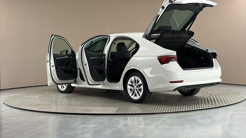 Škoda Octavia 2.0 TDI DSG Style - fotka 7 z 27