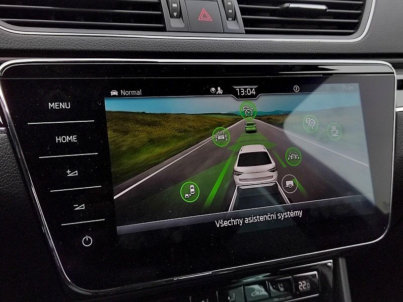 Škoda Superb (2023) Combi L&K 2,0 Tsi 206 Kw 4x4 D - fotka 15 z 43