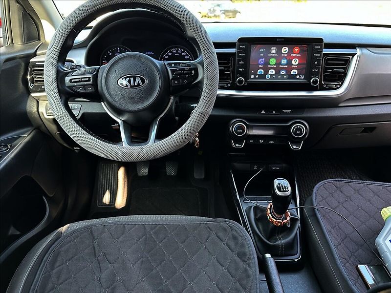 Kia Stonic 1,6 CRDi Aut.klima,Kamera - fotka 15 z 39