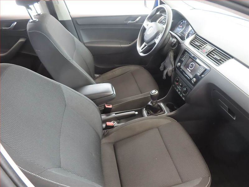Škoda Rapid (2016) Ambition 1.2 TSI - fotka 9 z 14