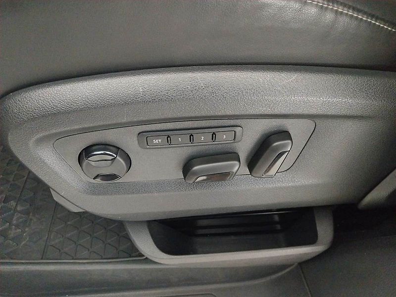 Volkswagen Multivan (2020) Highline 2.0 BiTDI 4Motion, ČR - fotka 16 z 23