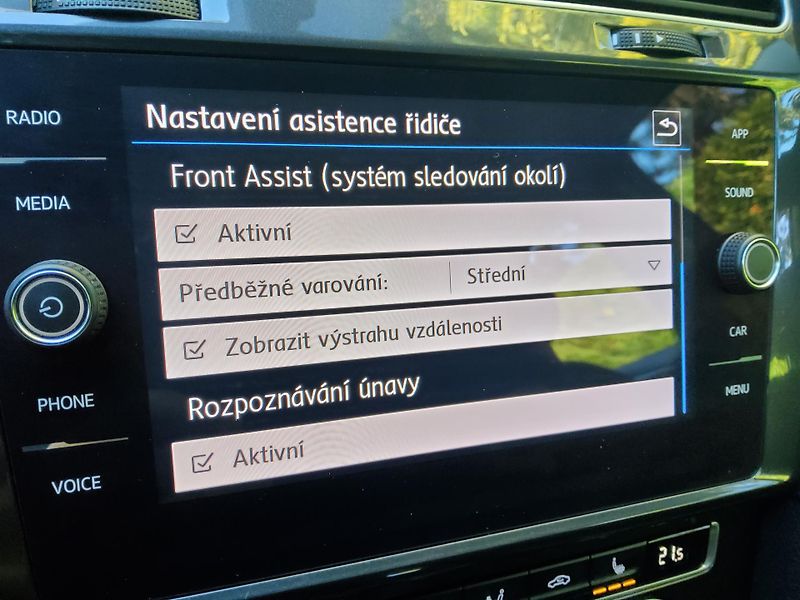 Volkswagen Golf (2018) 1.5TSI 96kW DSG 1maj ČR LED - fotka 18 z 27