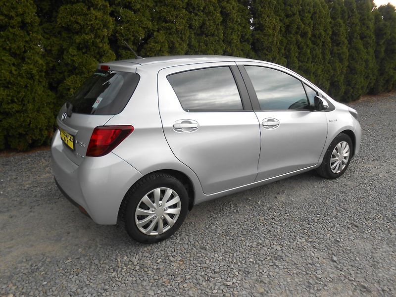 Toyota Yaris 1.5VVTiHybrid,NAVI,KAMERA,AUT - fotka 6 z 39