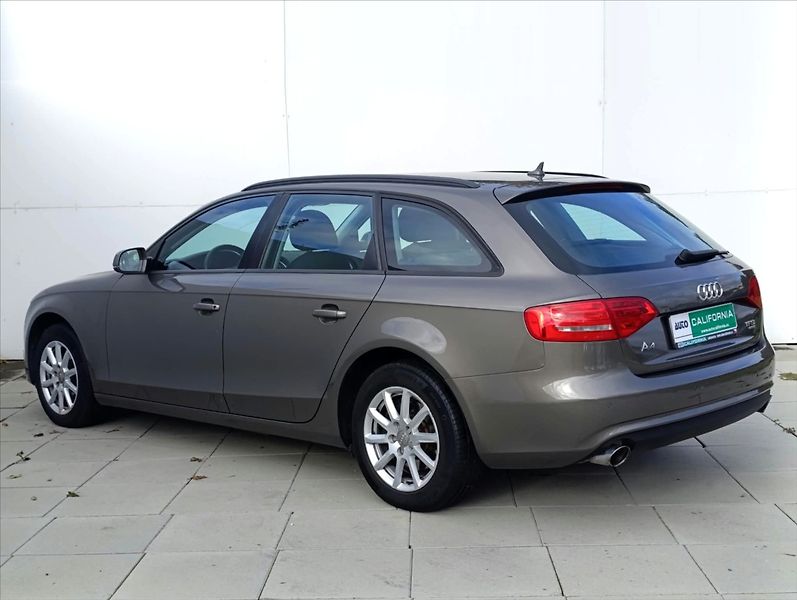 Audi A4 1,8 TFSi Quattro Navi Tempomat - fotka 11 z 34