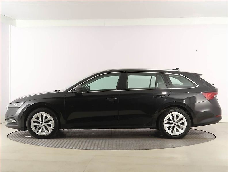 Škoda Octavia (2023) Ambition 2.0 TDI, Automat - fotka 3 z 31