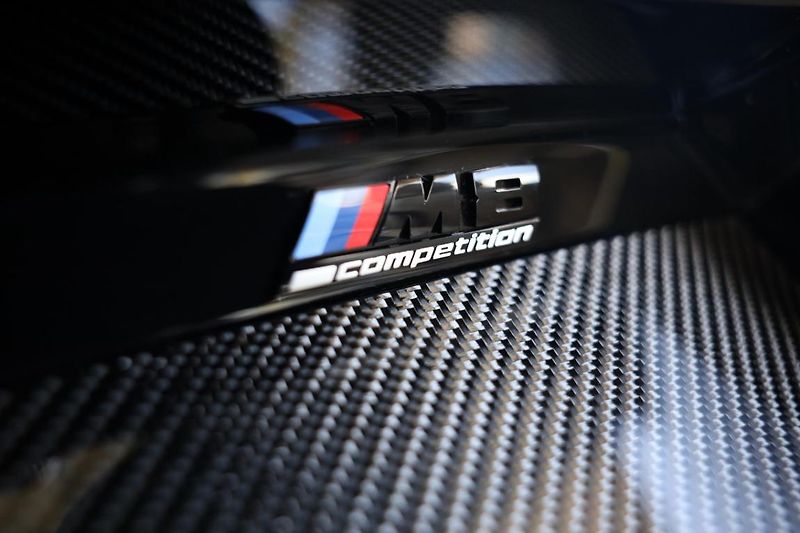 BMW M8 Cabrio - fotka 13 z 33