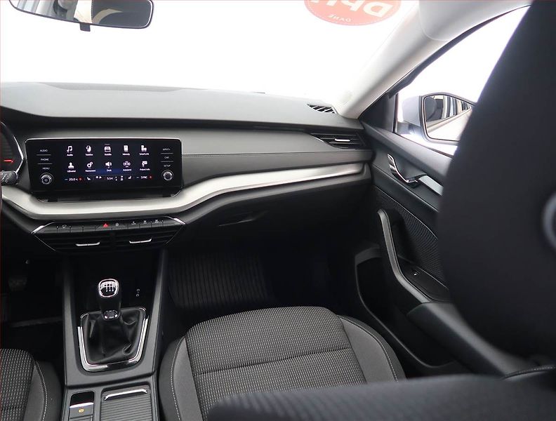 Škoda Octavia (2023) Ambition 2.0 TDI, digi klima - fotka 8 z 24