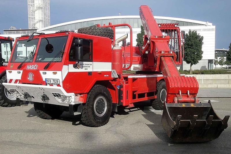 Velkoobjemová cisternová automobilová stříkačka Tatra Force CAS 30/9000/540 S3R.
