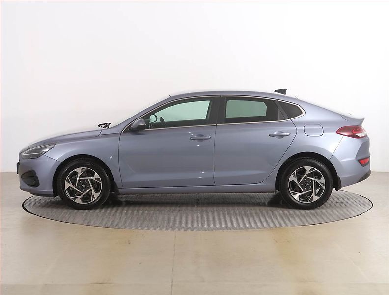 Hyundai i30 (2024) Family 1.5 T-GDI MHEV - fotka 3 z 19