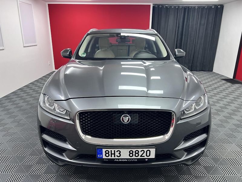 Jaguar F-Pace 2.0 D, Automat, 4x4, Na Opravu - fotka 2 z 24
