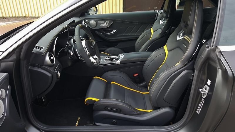 Mercedes-Benz Třídy C 63S AMG V8 Cab Final Edition - fotka 18 z 28