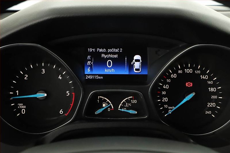 Ford Focus (2016) 1.5 TDCi, Serv.kniha, Tempomat - fotka 9 z 12