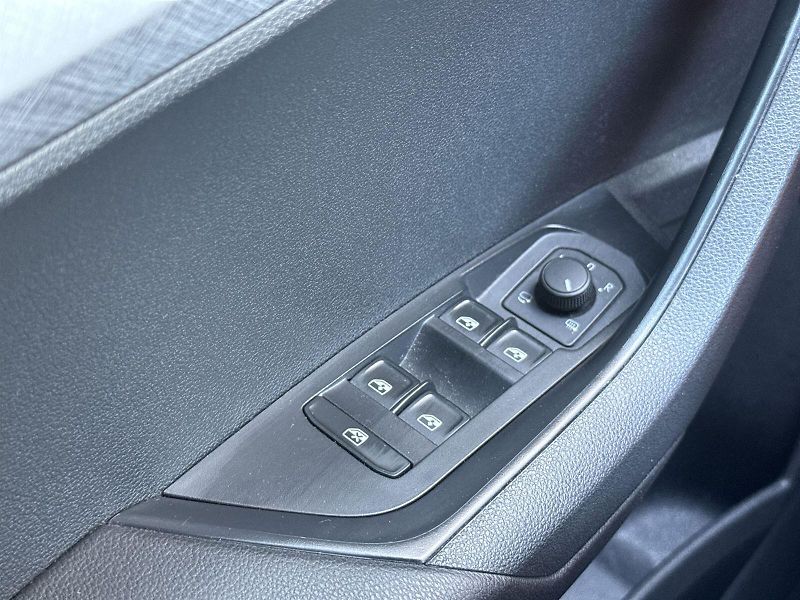Škoda Karoq (2023) 1.5 TSI Ambition - fotka 19 z 30