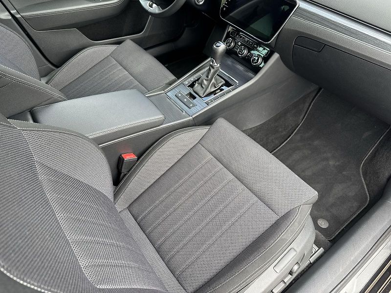 Škoda Superb (2023) Combi 2.0 TDI DSG Style - fotka 9 z 35