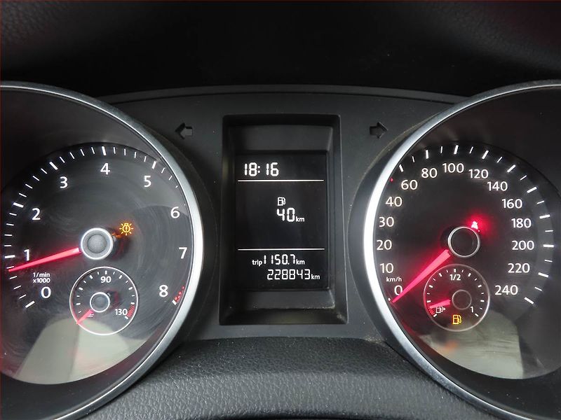 Volkswagen Golf (2012) 1.4 TSI, nová STK, udržované - fotka 11 z 15