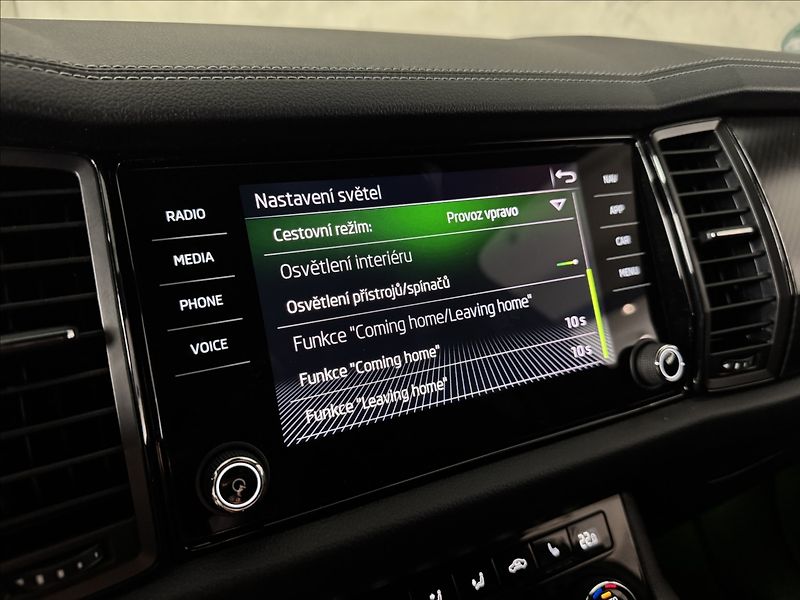 Škoda Kodiaq 2,0 TDi  DSG Sportline Virtual - fotka 30 z 47